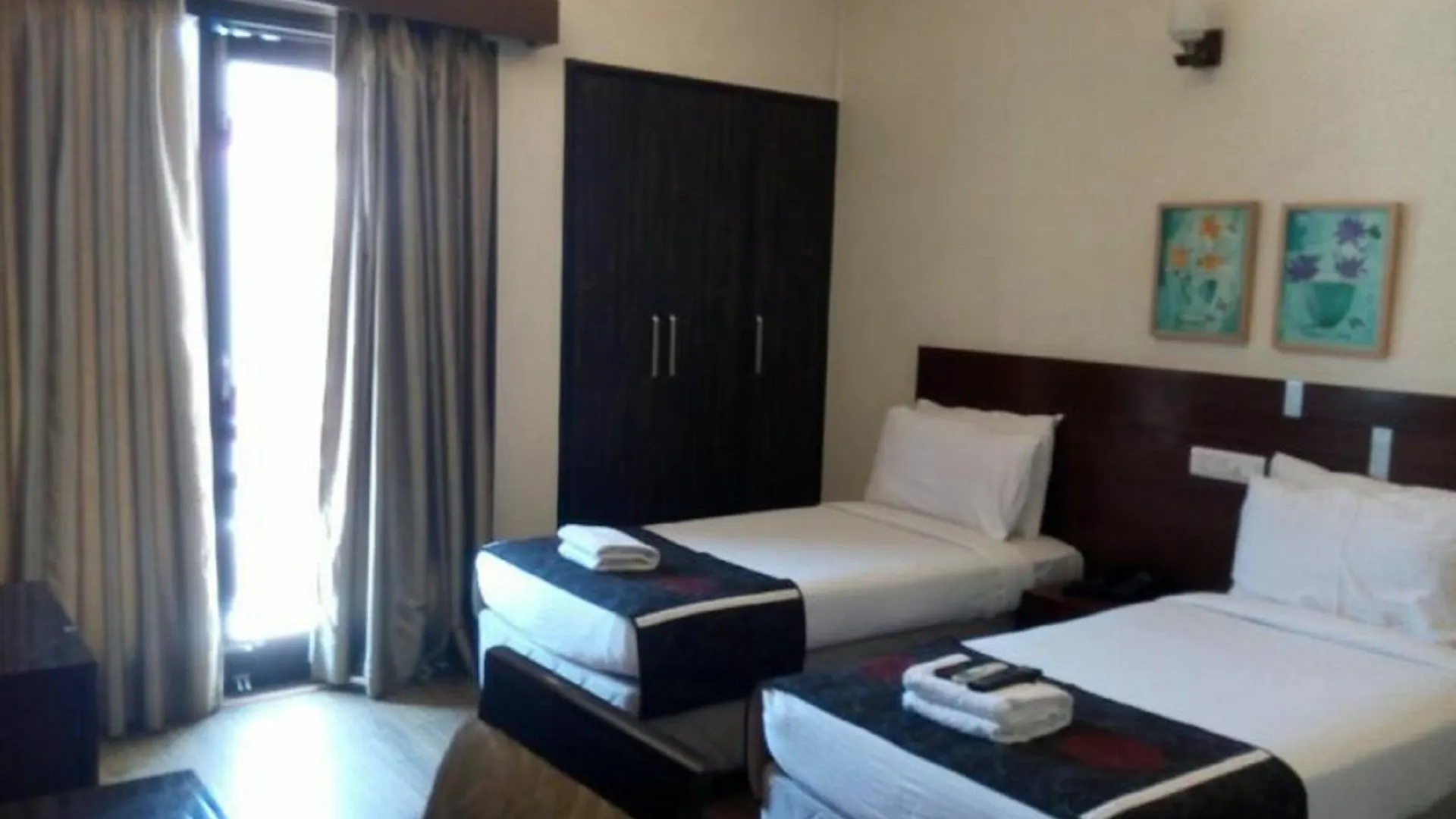 Amazone Holidays Guest House Гургаон