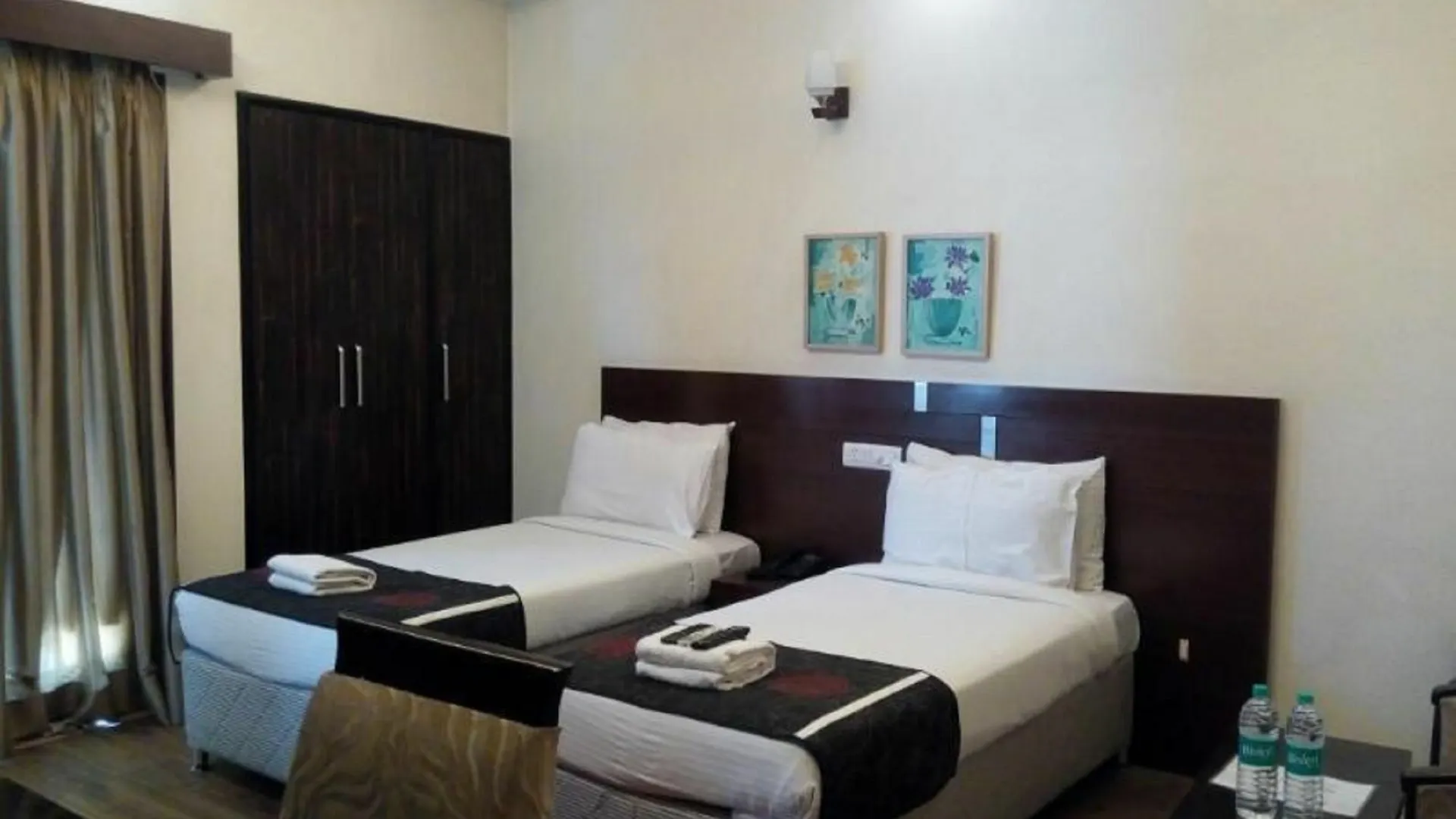 Amazone Holidays Guest House Гургаон