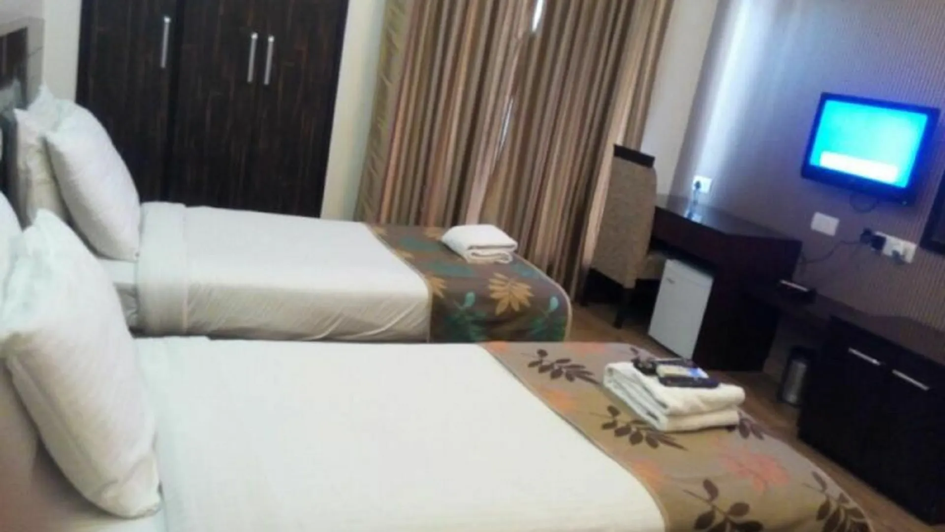 Amazone Holidays Guest House Гургаон 3*,  Индия